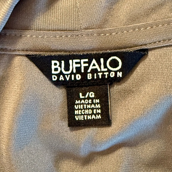 Buffalo David Bitton Gray Short Cap Sleeve Blouse Vneck Size Large - Picture 4 of 12